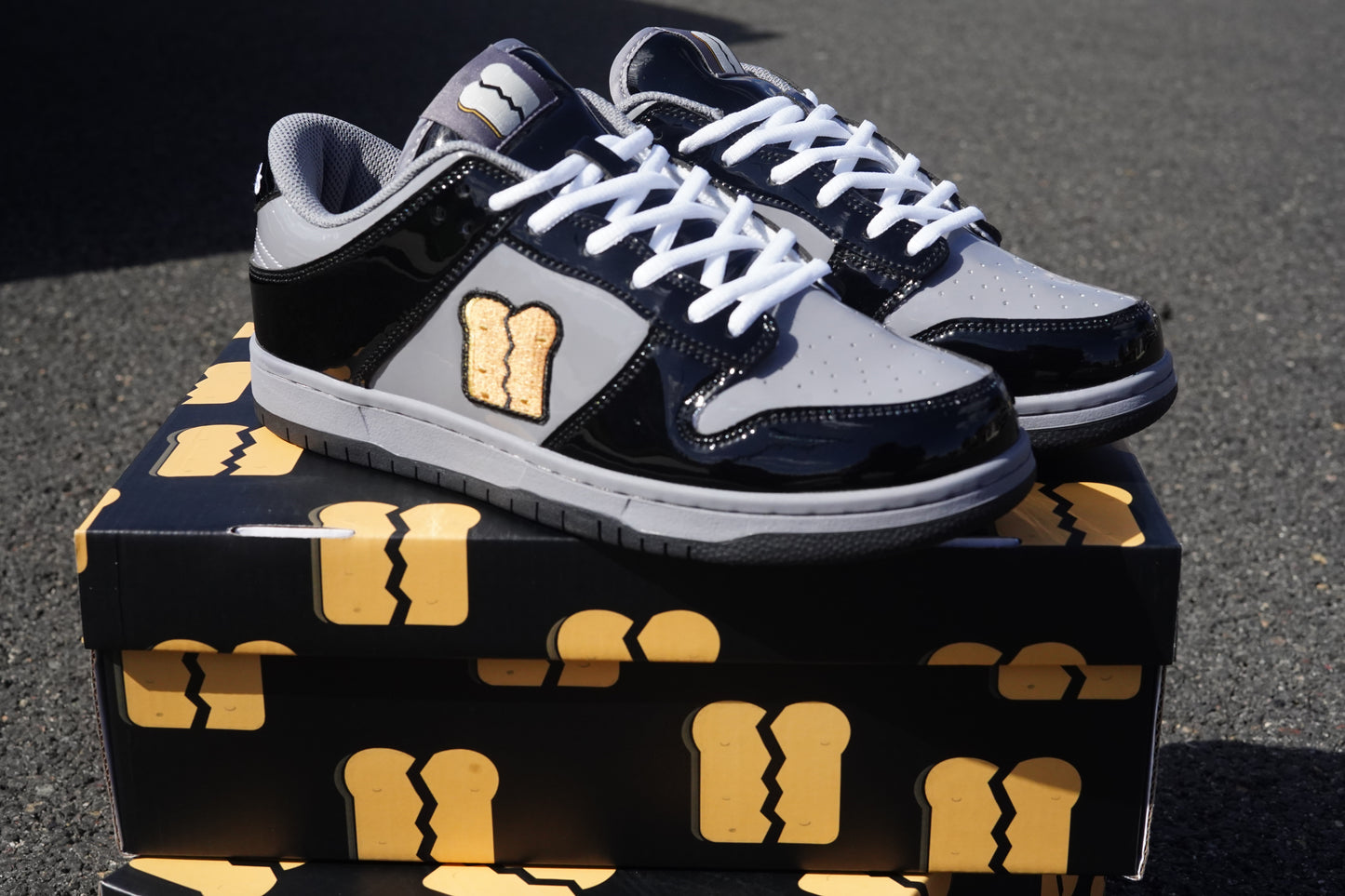 “THE BREAD RUNNERS” Shoes